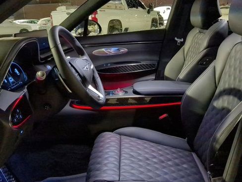 New 2025 Genesis GV70 3.5T Sport w/ Sport Prestige Package AWD/4WD image 9