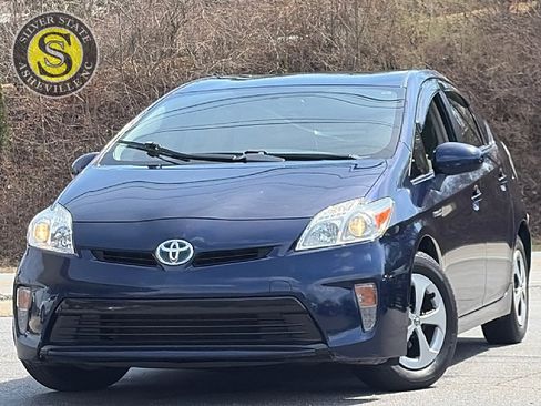 Used 2015 Toyota Prius Two image 1