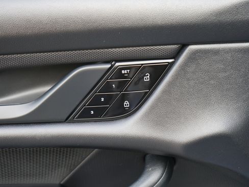 Used 2021 Porsche Taycan 4S image 18