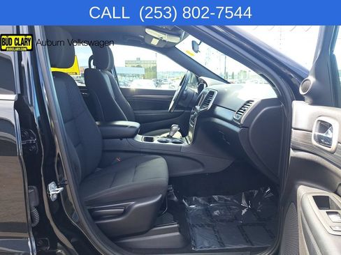 Used 2020 Jeep Grand Cherokee Laredo AWD/4WD image 15