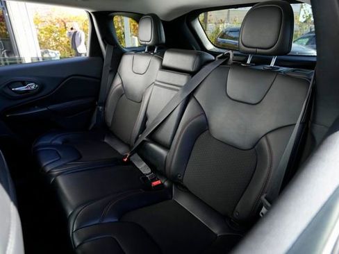 Used 2019 Jeep Cherokee Trailhawk w/ Cold Weather Group image 25