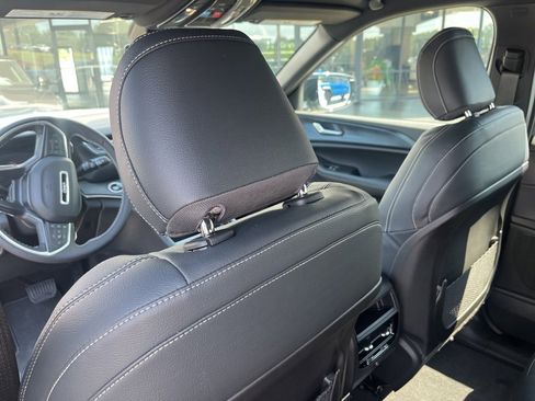 New 2025 Jeep Grand Cherokee Altitude image 15