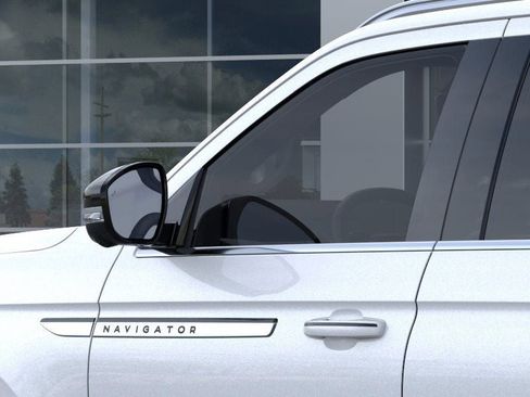 New 2025 Lincoln Navigator Reserve image 20