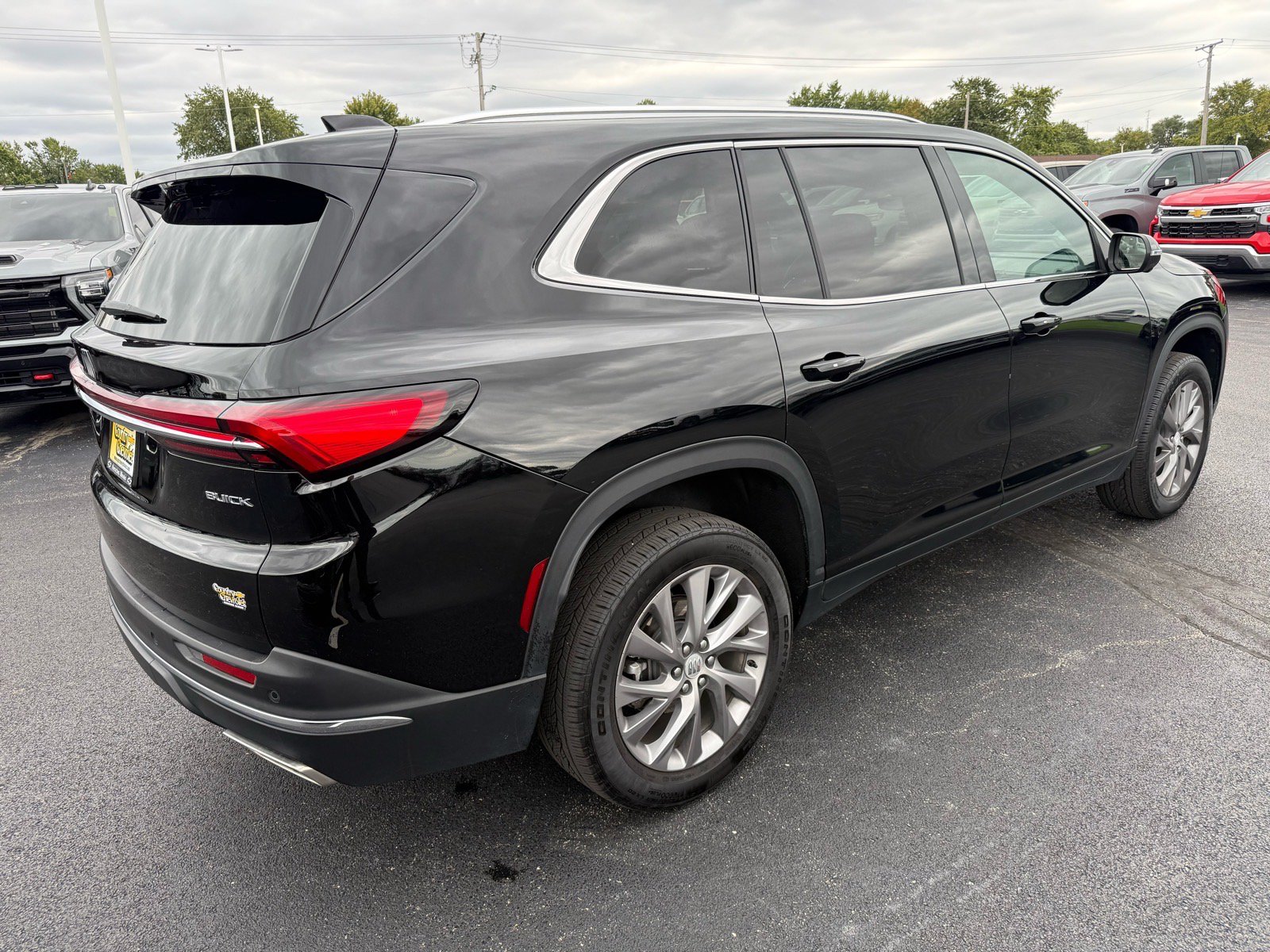 Used 2026 Buick Enclave Preferred w/ Power Package FWD image 5
