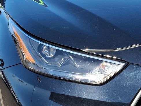 Certified 2022 Toyota Highlander XLE image 10