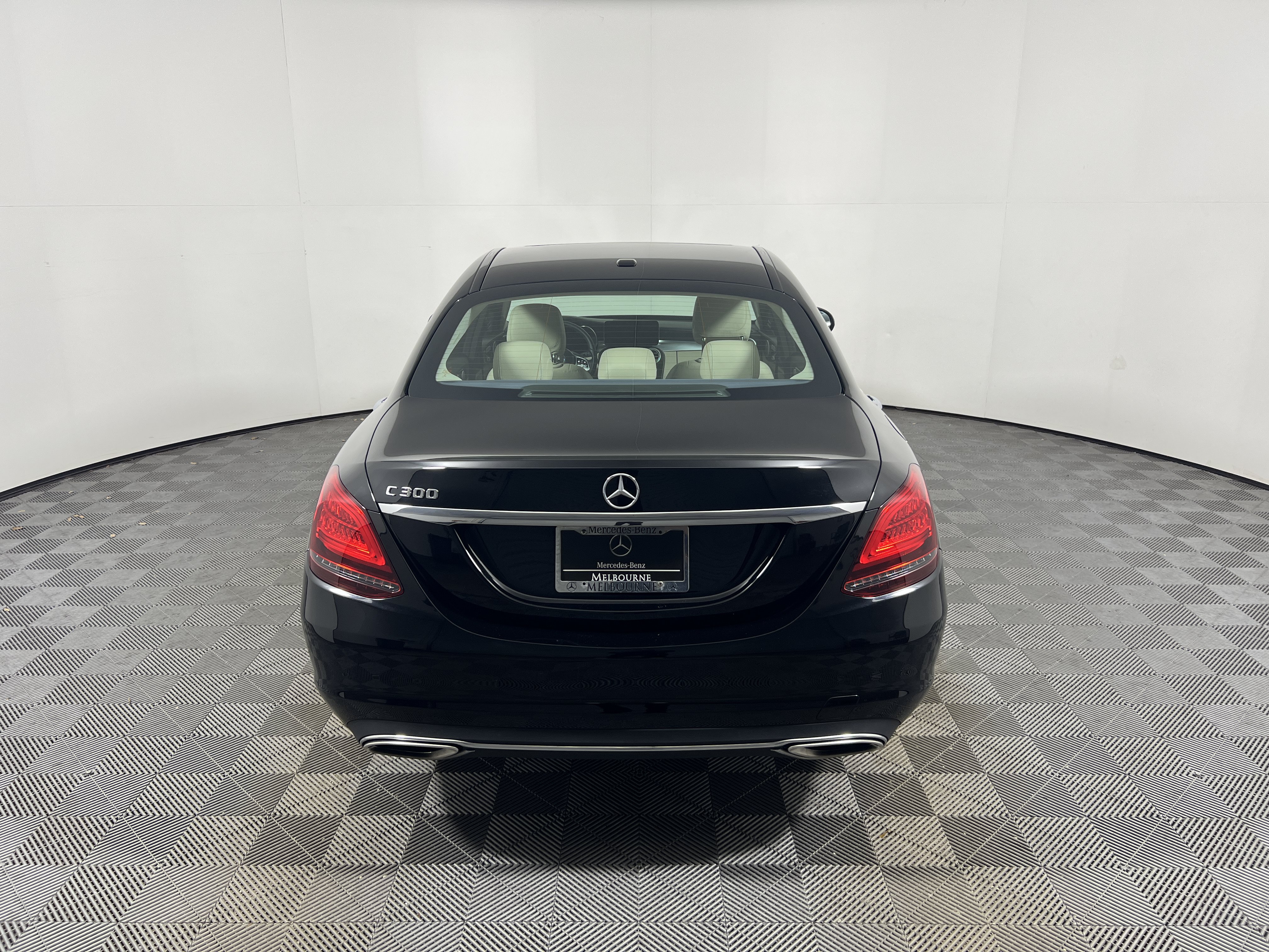 Used 2021 Mercedes-Benz C 300 Sedan image 4