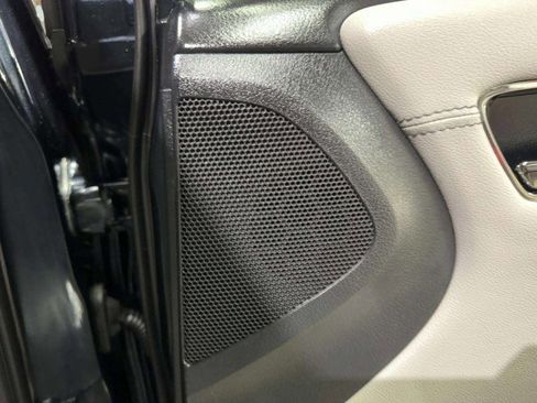 Used 2018 Toyota Avalon Limited image 38