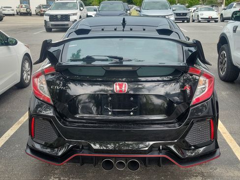 Used 2019 Honda Civic Type R image 10