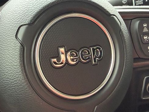 New 2026 Jeep Gladiator Sport AWD/4WD image 32