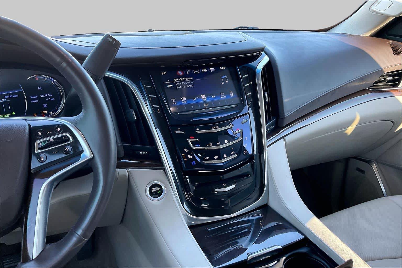 Used 2017 Cadillac Escalade Luxury RWD image 7