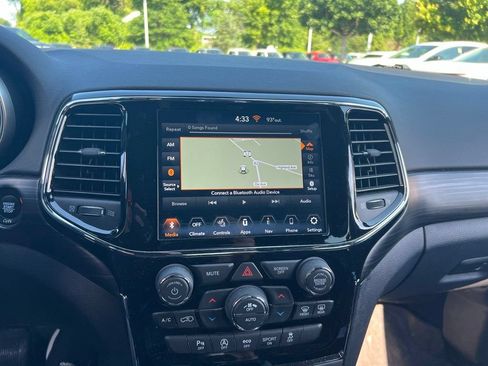 Used 2019 Jeep Grand Cherokee Altitude AWD/4WD image 26