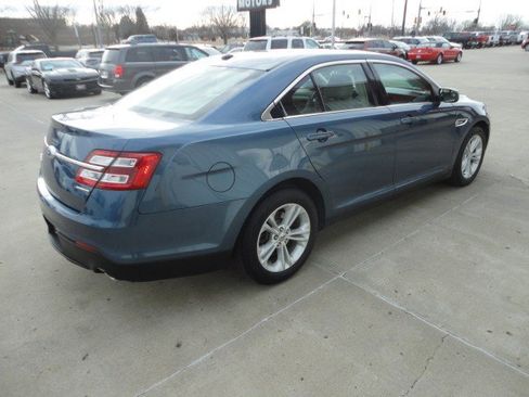 Used 2018 Ford Taurus SE image 14