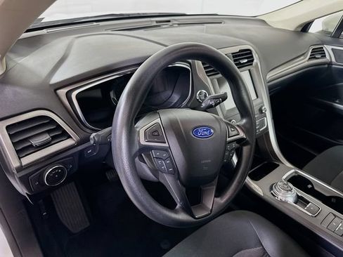 Used 2020 Ford Fusion SE FWD image 11