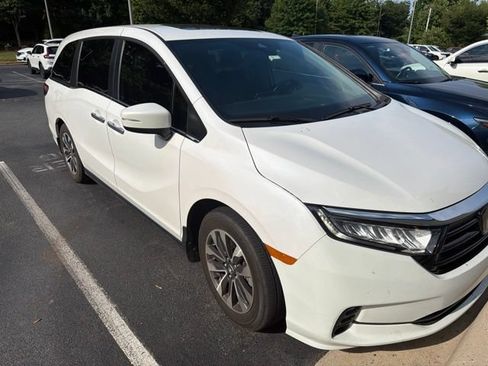 Used 2024 Honda Odyssey EX-L image 2