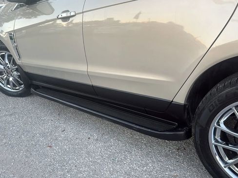 Used 2011 Cadillac SRX Luxury image 9