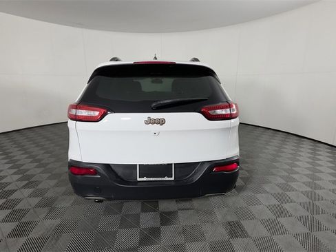 Used 2017 Jeep Cherokee Latitude w/ Comfort & Sound Group image 6