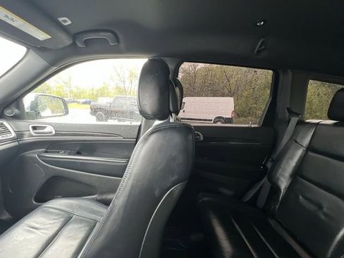 Used 2019 Jeep Grand Cherokee Limited AWD/4WD image 12