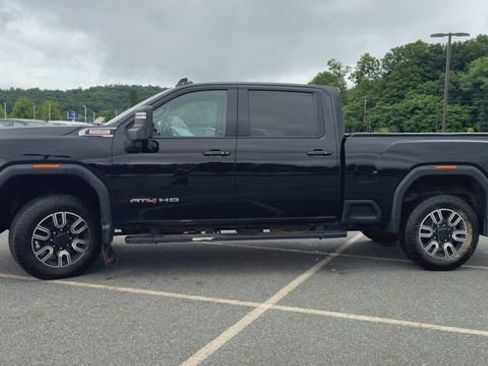 Used 2020 GMC Sierra 2500 AT4 w/ AT4 Premium Package AWD/4WD image 5