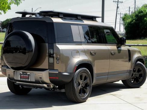 New 2026 Land Rover Defender 110 S AWD/4WD image 9