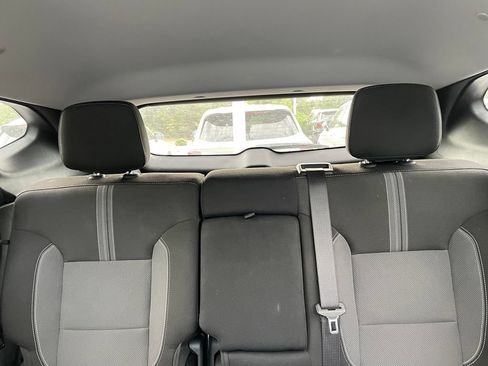 Used 2025 Chevrolet Blazer LT FWD image 8