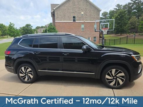 Used 2025 Volkswagen Atlas SEL AWD/4WD image 2