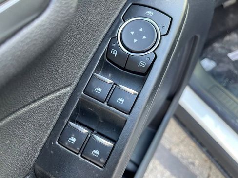 Used 2024 Ford Escape SE image 19