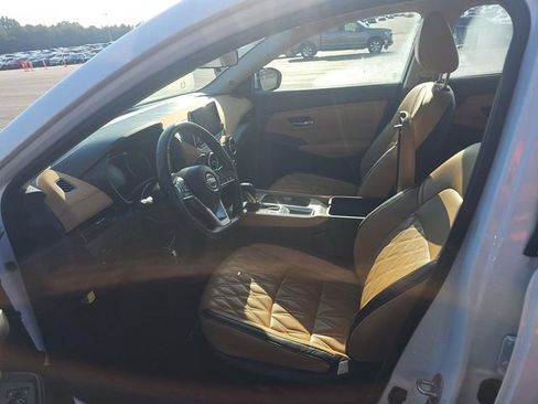 Used 2025 Nissan Sentra SV w/ SV Premium Package FWD image 7