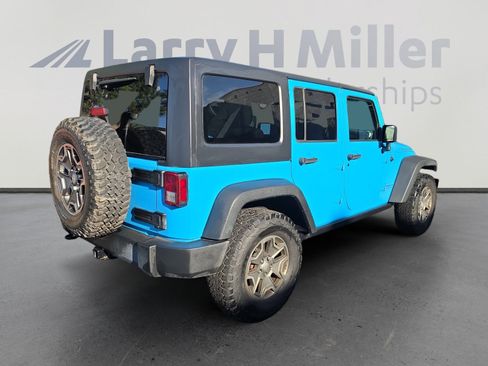 Used 2017 Jeep Wrangler Unlimited Rubicon w/ Cold Weather Group AWD/4WD image 5
