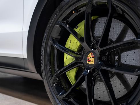 Used 2022 Porsche Cayenne Turbo S image 21