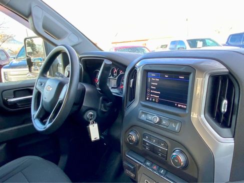 Used 2020 Chevrolet Silverado 2500 Custom w/ Custom Value Package image 39