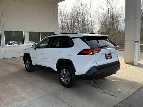 Certified 2022 Toyota RAV4 XLE w/ Convenience Package image 20