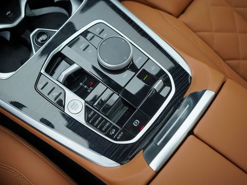 New 2026 BMW X7 xDrive40i w/ M Sport Package image 17