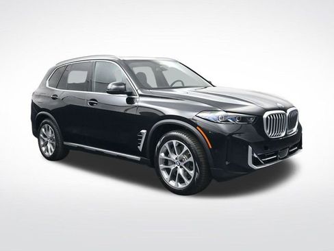 New 2026 BMW X5 xDrive50e w/ Executive Package image 2