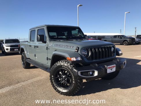 New 2025 Jeep Gladiator Sport image 36