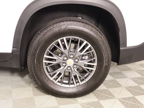 Used 2025 Chevrolet Traverse LT w/ Driver Confidence Package AWD/4WD image 18
