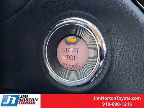 Used 2017 Nissan Pathfinder S image 23