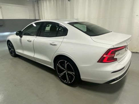 Used 2024 Volvo S60 B5 Core AWD/4WD image 2
