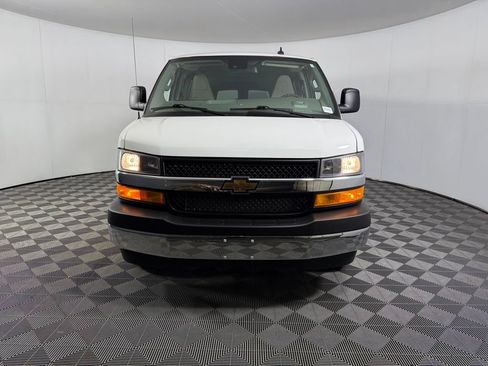 Used 2025 Chevrolet Express 3500 LT w/ LT Preferred Equipment Group RWD image 5