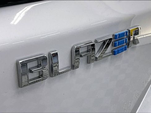 Used 2024 Chevrolet Blazer EV LT image 31
