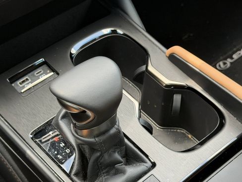 Used 2024 Lexus ES 350 w/ Premium Package FWD image 27