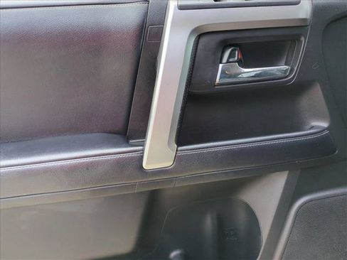 Used 2018 Toyota 4Runner SR5 Premium AWD/4WD image 6