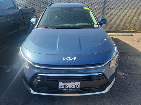 Certified 2024 Kia Niro EX FWD image 2