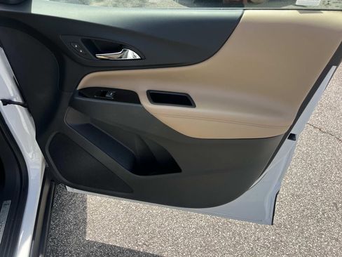 Used 2022 Chevrolet Equinox Premier image 14