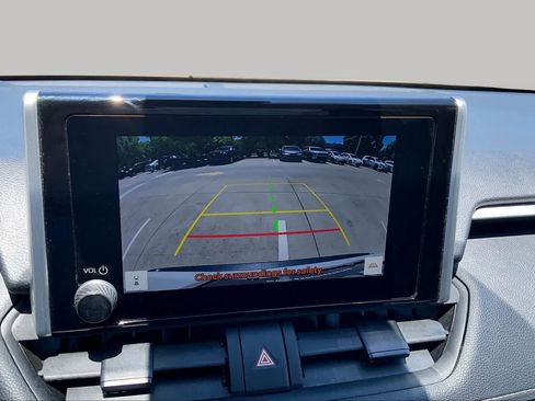 Used 2024 Toyota RAV4 XLE FWD image 28