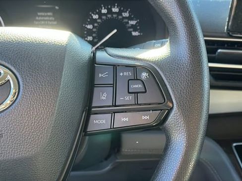 Certified 2024 Toyota Sienna LE image 13