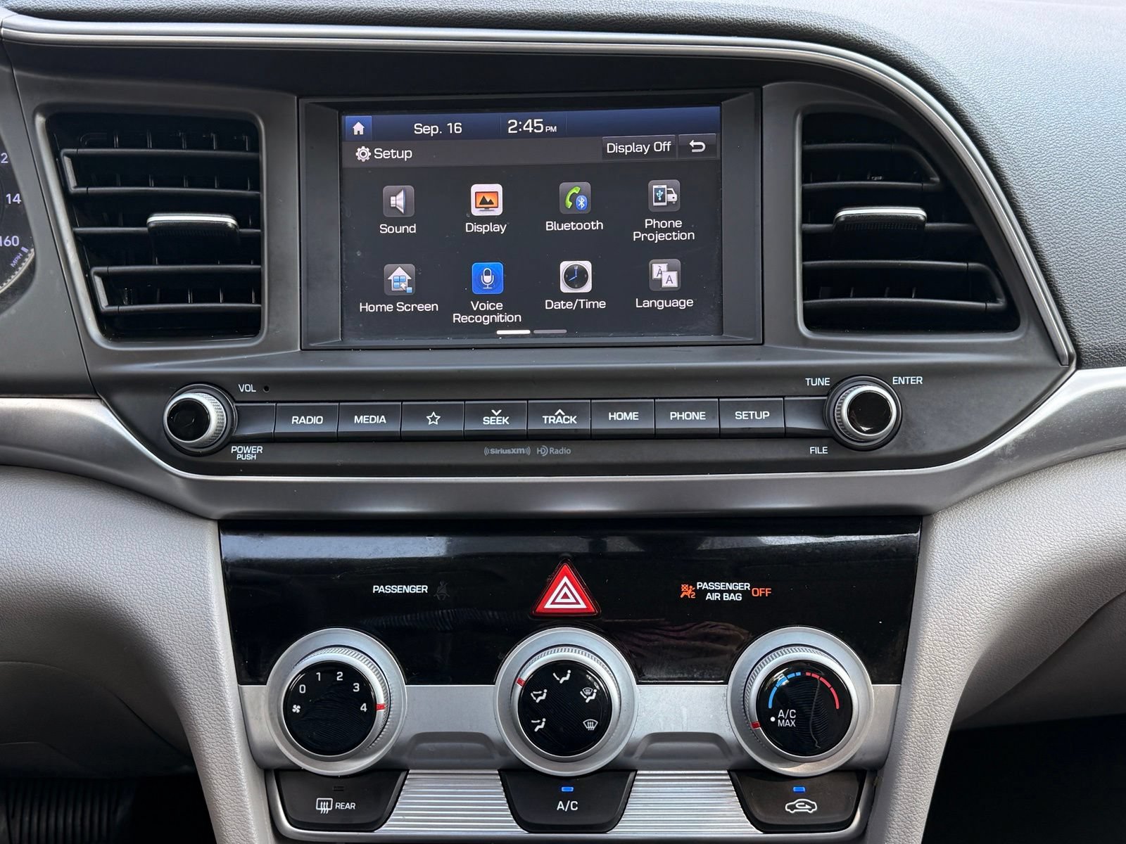 Used 2019 Hyundai Elantra SEL FWD image 29