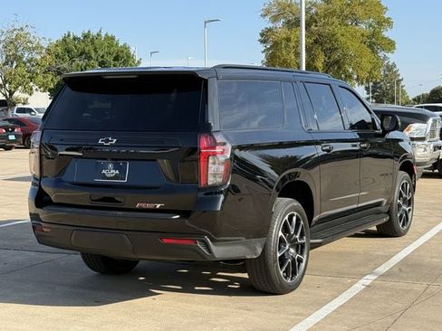 Used 2024 Chevrolet Suburban RST w/ Luxury Package RWD image 4