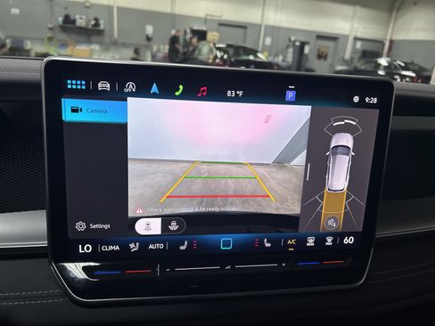 New 2025 Volkswagen Tiguan SE image 19