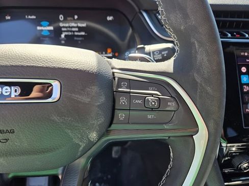 New 2026 Jeep Grand Cherokee L Laredo 4D Sport Utility image 33