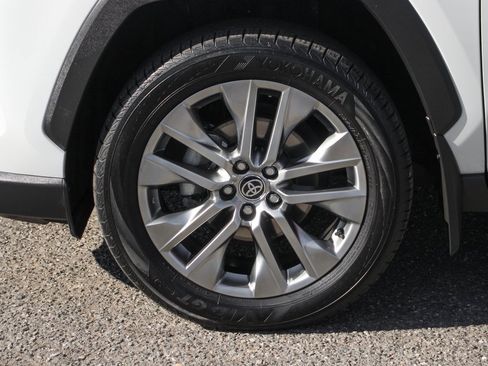 Used 2023 Toyota RAV4 XLE Premium image 41